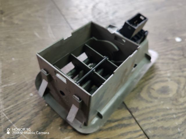 bontott RENAULT TWINGO I Bal Szellőző