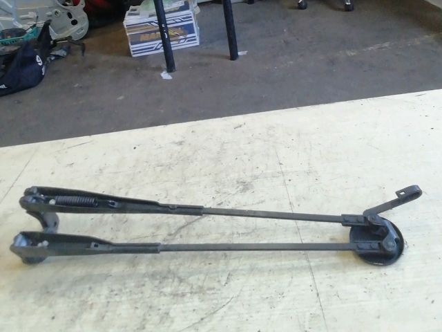 bontott RENAULT TWINGO I Első Ablaktörlő Kar