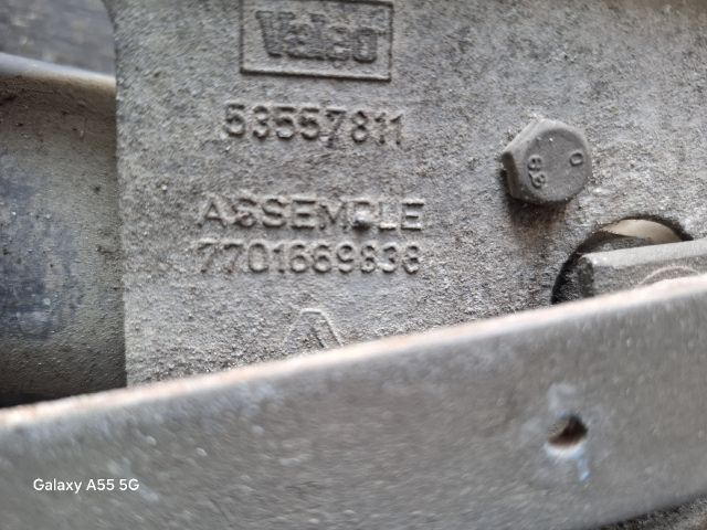 bontott RENAULT TWINGO I Első Ablaktörlő Szerkezet Motorral