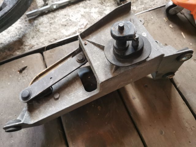 bontott RENAULT TWINGO I Első Ablaktörlő Szerkezet Motorral