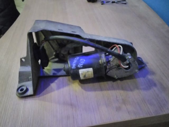 bontott RENAULT TWINGO I Első Ablaktörlő Szerkezet Motorral