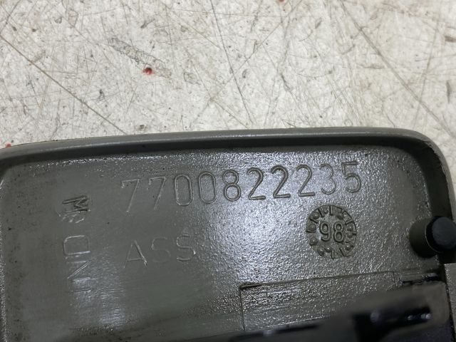 bontott RENAULT TWINGO I Első Hamutartó