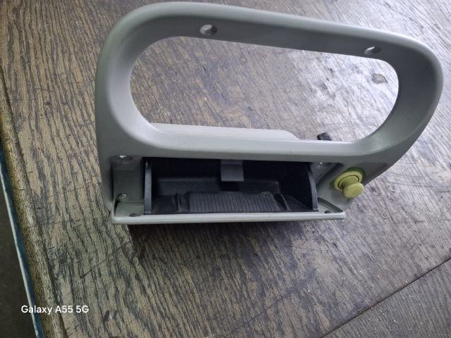 bontott RENAULT TWINGO I Első Hamutartó