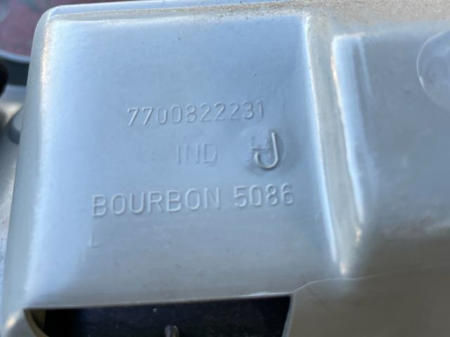 bontott RENAULT TWINGO I Első Hamutartó