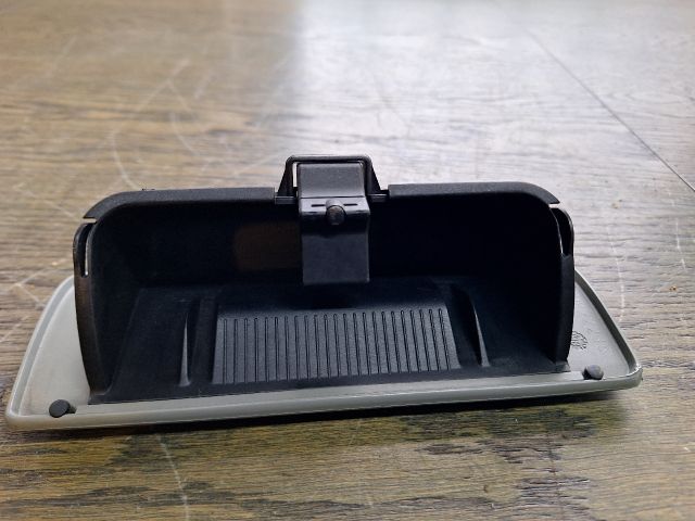 bontott RENAULT TWINGO I Első Hamutartó