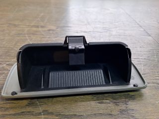 bontott RENAULT TWINGO I Első Hamutartó