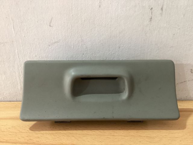 bontott RENAULT TWINGO I Első Hamutartó