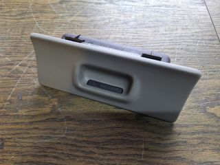 bontott RENAULT TWINGO I Első Hamutartó