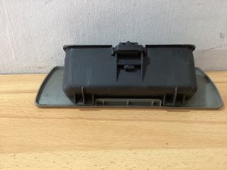 bontott RENAULT TWINGO I Első Hamutartó