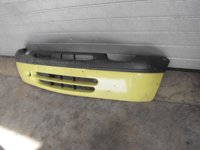 bontott RENAULT TWINGO I Első Lökhárító (Üresen)