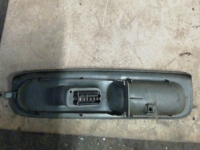 bontott RENAULT TWINGO I Jobb első Ablakemelő Kapcsoló