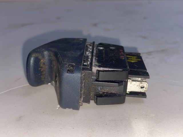 bontott RENAULT TWINGO I Jobb első Ablakemelő Kapcsoló