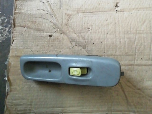 bontott RENAULT TWINGO I Jobb első Ablakemelő Kapcsoló