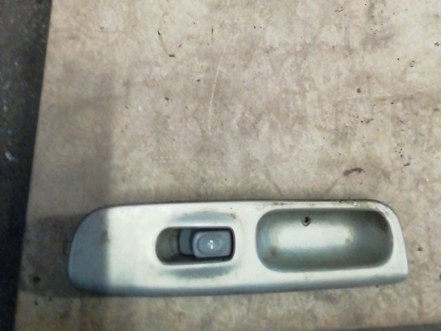 bontott RENAULT TWINGO I Jobb első Ablakemelő Kapcsoló
