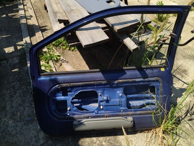 bontott RENAULT TWINGO I Jobb első Ajtó (Üres lemez)