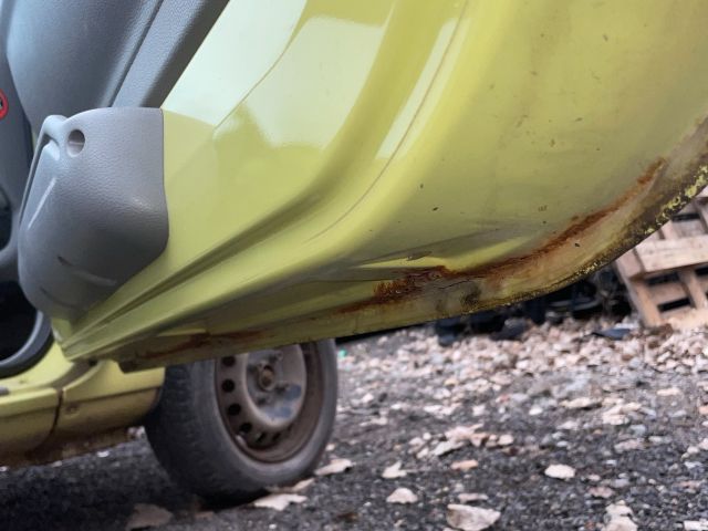 bontott RENAULT TWINGO I Jobb első Ajtó (Üres lemez)