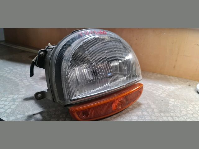 bontott RENAULT TWINGO I Jobb Fényszóró