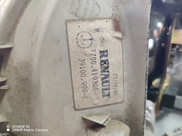 bontott RENAULT TWINGO I Jobb Fényszóró