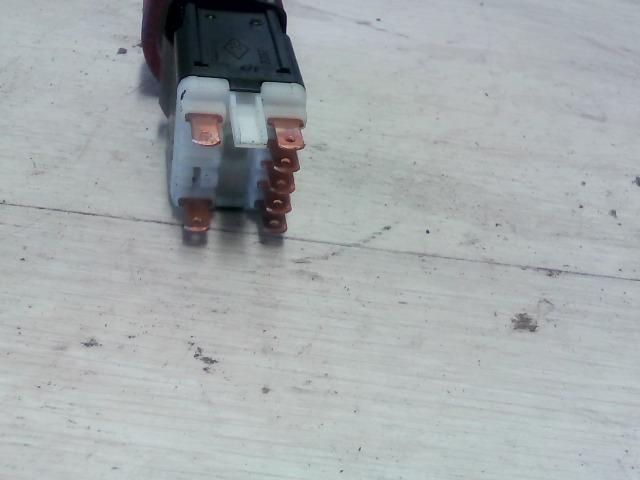 bontott RENAULT TWINGO I Vészvillogó Kapcsoló