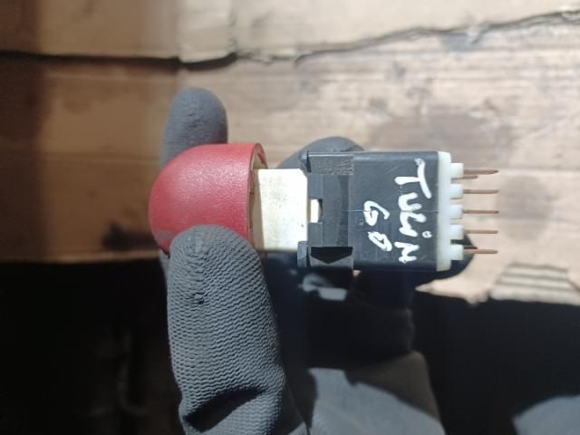 bontott RENAULT TWINGO I Vészvillogó Kapcsoló