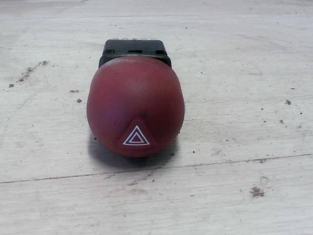 bontott RENAULT TWINGO I Vészvillogó Kapcsoló