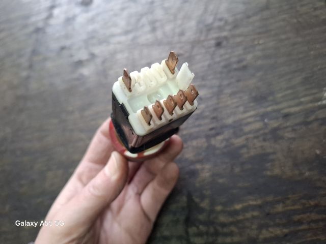 bontott RENAULT TWINGO I Vészvillogó Kapcsoló