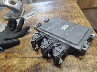 bontott RENAULT TWINGO II Motorvezérlő