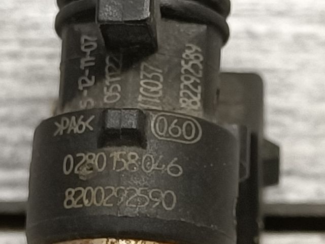 bontott RENAULT TWINGO II Porlasztó (1 db)