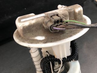 bontott RENAULT TWINGO II Üzemanyag Szivattyú