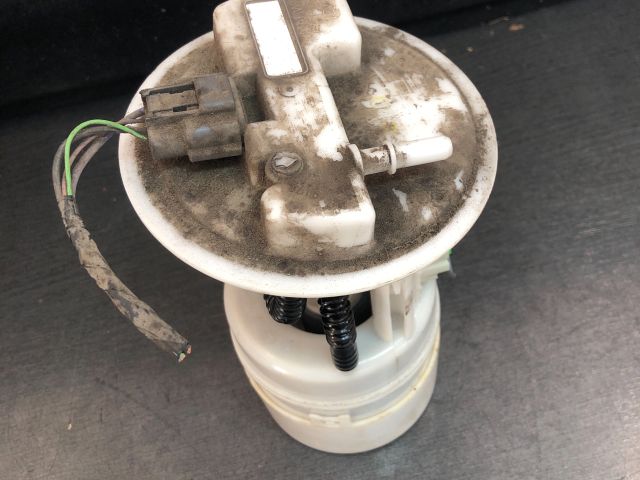 bontott RENAULT TWINGO II Üzemanyag Szivattyú