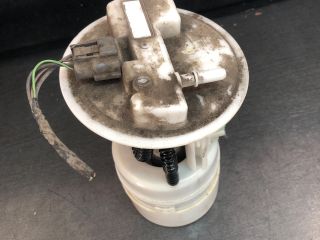 bontott RENAULT TWINGO II Üzemanyag Szivattyú