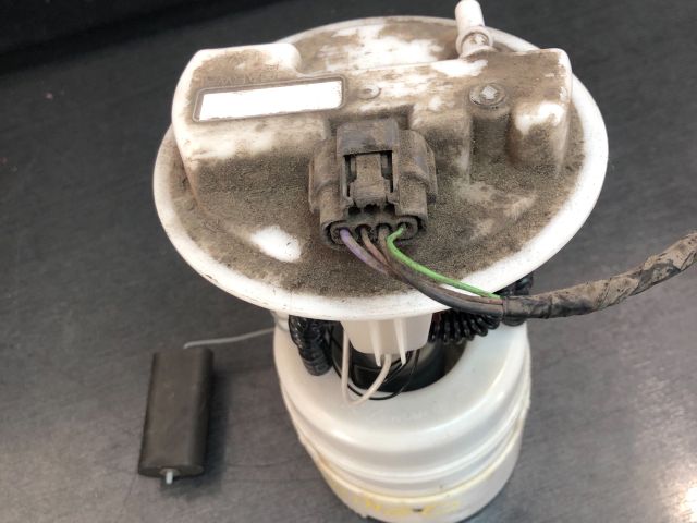 bontott RENAULT TWINGO II Üzemanyag Szivattyú