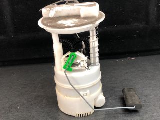 bontott RENAULT TWINGO II Üzemanyag Szivattyú