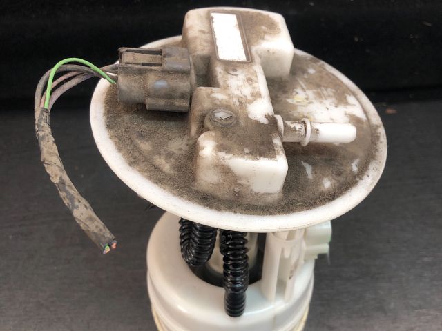 bontott RENAULT TWINGO II Üzemanyag Szivattyú