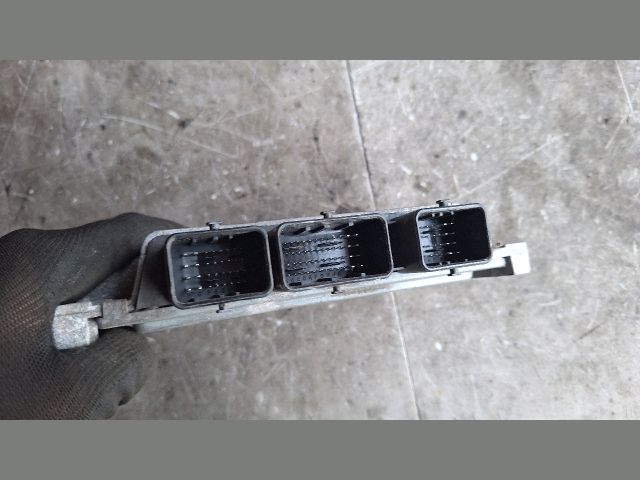 bontott RENAULT TWINGO II Motorvezérlő