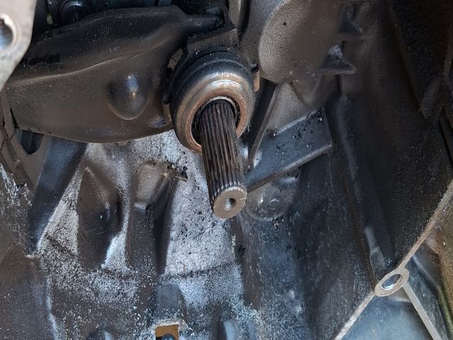 bontott RENAULT TWINGO II Váltó (Mechanikus)