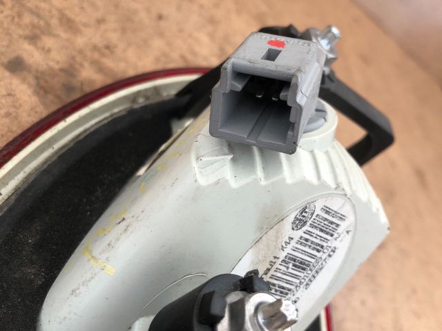 bontott RENAULT TWINGO II Bal Belső Hátsó Lámpa