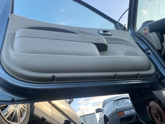 bontott RENAULT TWINGO II Bal első Ajtó (Üres lemez)