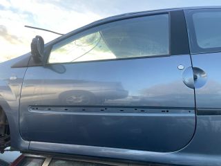 bontott RENAULT TWINGO II Bal első Ajtó (Üres lemez)