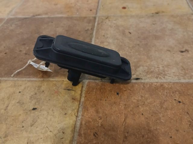 bontott RENAULT TWINGO II Csomagtérajtó Kapcsoló