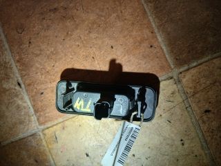 bontott RENAULT TWINGO II Csomagtérajtó Kapcsoló