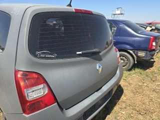 bontott RENAULT TWINGO II Csomagtérajtó (Üres lemez)