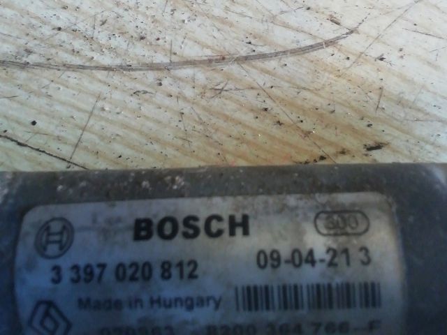 bontott RENAULT TWINGO II Első Ablaktörlő Szerkezet Motorral