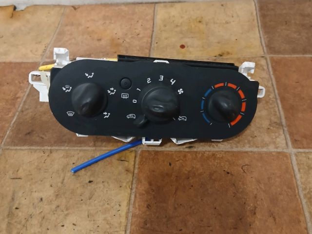 bontott RENAULT TWINGO II Fűtéskapcsoló (manuális klímás)