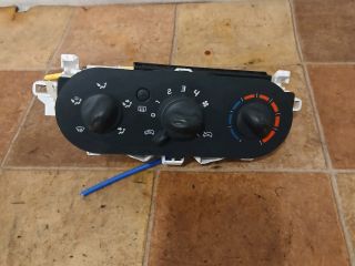 bontott RENAULT TWINGO II Fűtéskapcsoló (manuális klímás)