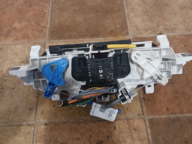 bontott RENAULT TWINGO II Fűtéskapcsoló (manuális klímás)