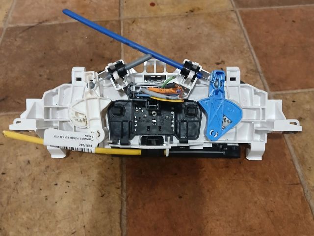 bontott RENAULT TWINGO II Fűtéskapcsoló (manuális klímás)