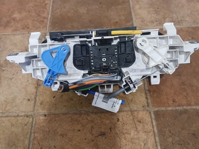 bontott RENAULT TWINGO II Fűtéskapcsoló (manuális klímás)