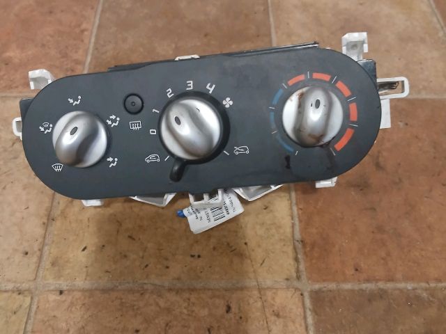 bontott RENAULT TWINGO II Fűtéskapcsoló (manuális klímás)