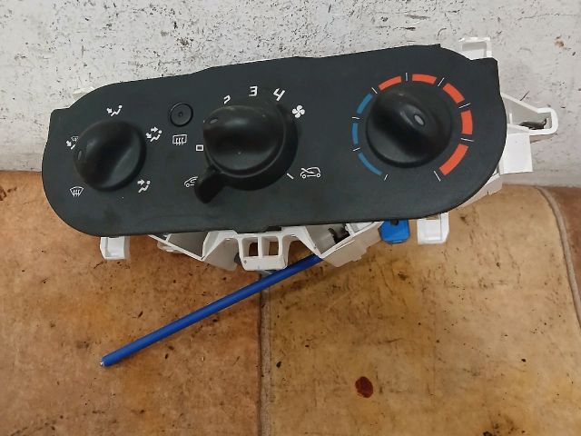 bontott RENAULT TWINGO II Fűtéskapcsoló (manuális klímás)